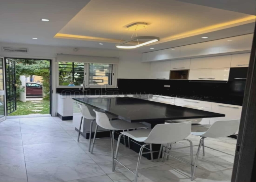 A Vendre Appart S+4 Chotrana