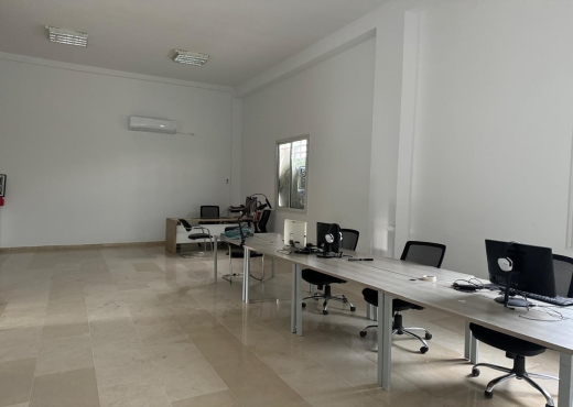 Bureau hs 230 m² au lac kram