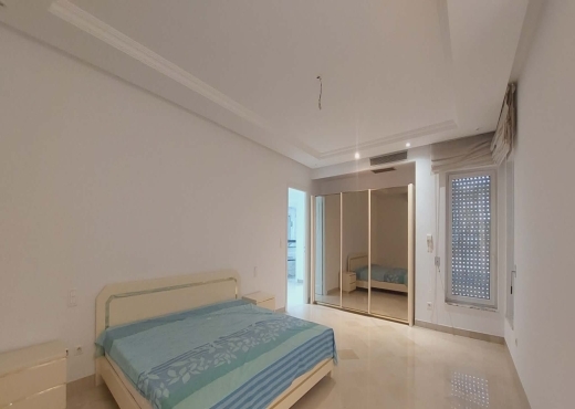 ENNASR 2 :  VILLA DE PRESTIGE AVEC PISCINE À LOUER