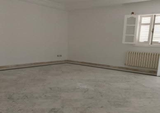 A Vendre Appart S+3 Cité Ettahrir