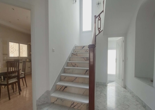 ENNASR 2 :  VILLA DE PRESTIGE AVEC PISCINE À LOUER