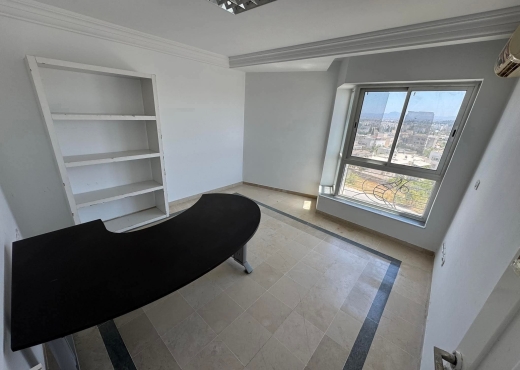 📍 ENNASR 2  : BUREAU H+2 À LOUER