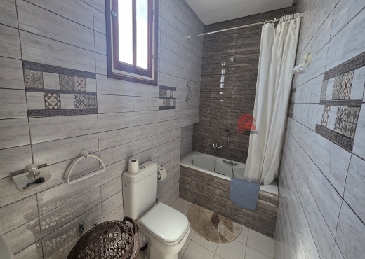 PETITE VILLA AVEC PISCINE À MIDOUN