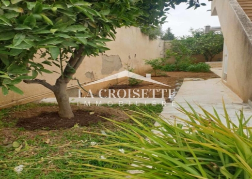 Villa plain-pied S+4 à La Soukra