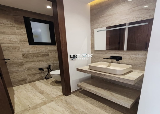 A Vendre Triplex S+4 La Soukra