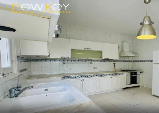 villa À Louer à TUNIS - À Louer Villa S+4 a Gammarth - Immobiliere.tn - Photo 2