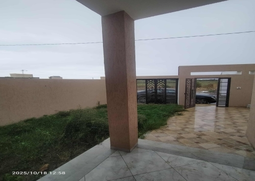 A vendre Une maison nouvellement construit située