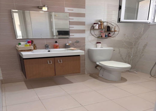 ENNASR 2 : TRIPLEX S+5 A LOUER