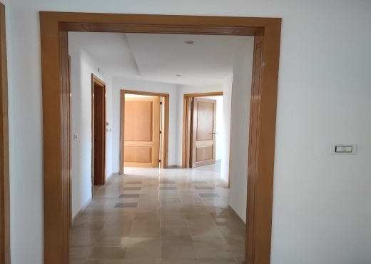 📍 ENNASR 1 – APPARTEMENT S+3 SEUL SUR LE PALIER À