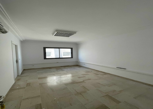 3 Etages bureautiques à louer