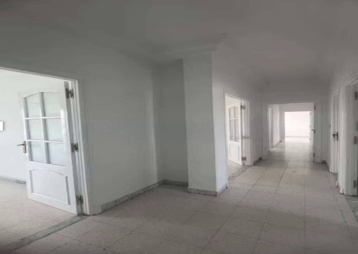 📍ARIANA : APPARTEMENT S+4 À LOUER