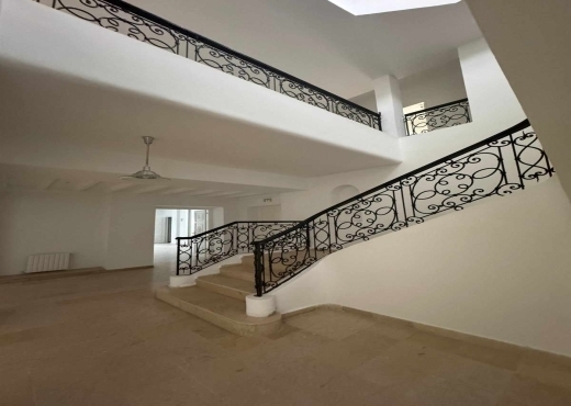 A louer Somptueusec Villa Menzah 1