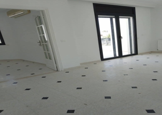 À Louer – Grand étage de villa