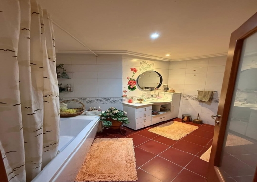 📍 ENNASER 1 : APPARTEMENT S+3 A V