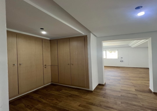 A Vendre Villa S+4 La a Soukra