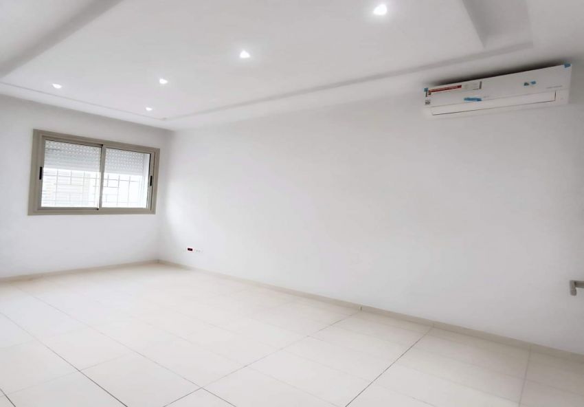 A louer bureau S+1 Route Tunis Sfax