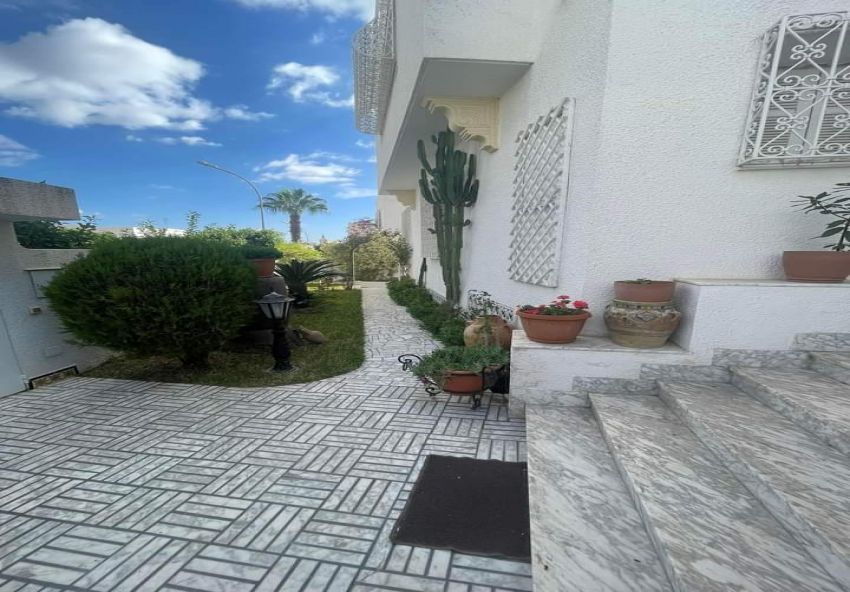 Vente villa de maître à el menzah 8
