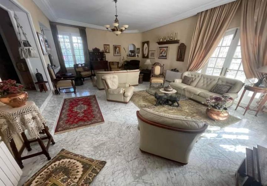 Vente villa de maître à el menzah 8