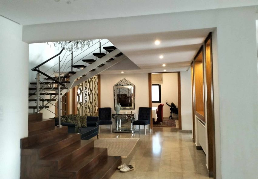 villa prestige   5 Suites 2 salons   Soukra Park
