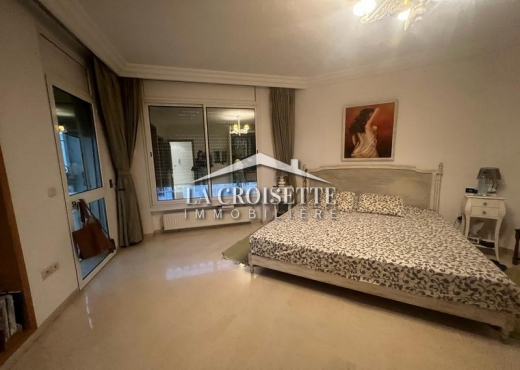 Triplex S+4 avec jardin à La Marsa