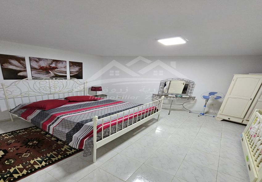 maison  indépendante richement meublé  avec un petit piscine pour enfant