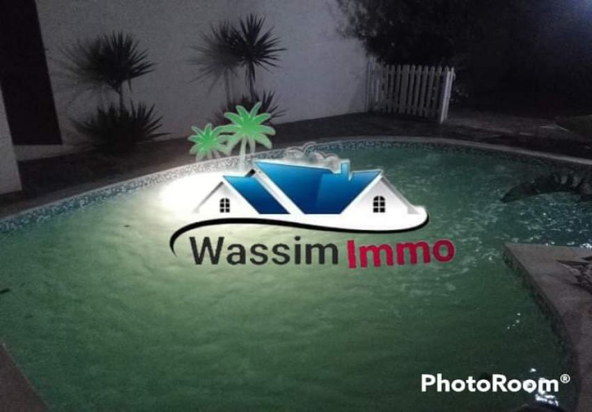 Je met en vente super villa avec piscine sur Djerba