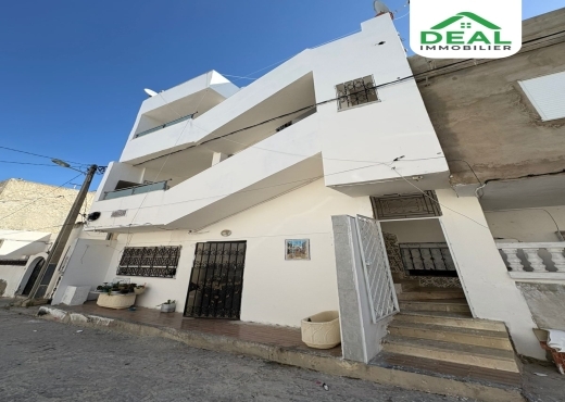 عمارة ذات طابقين بحي الرياض - سوسة