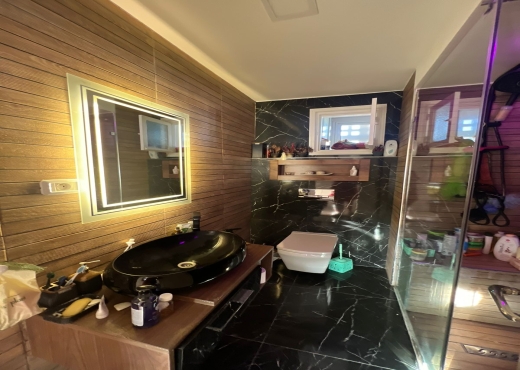 A vendre S+4 a Cité El Ghazela