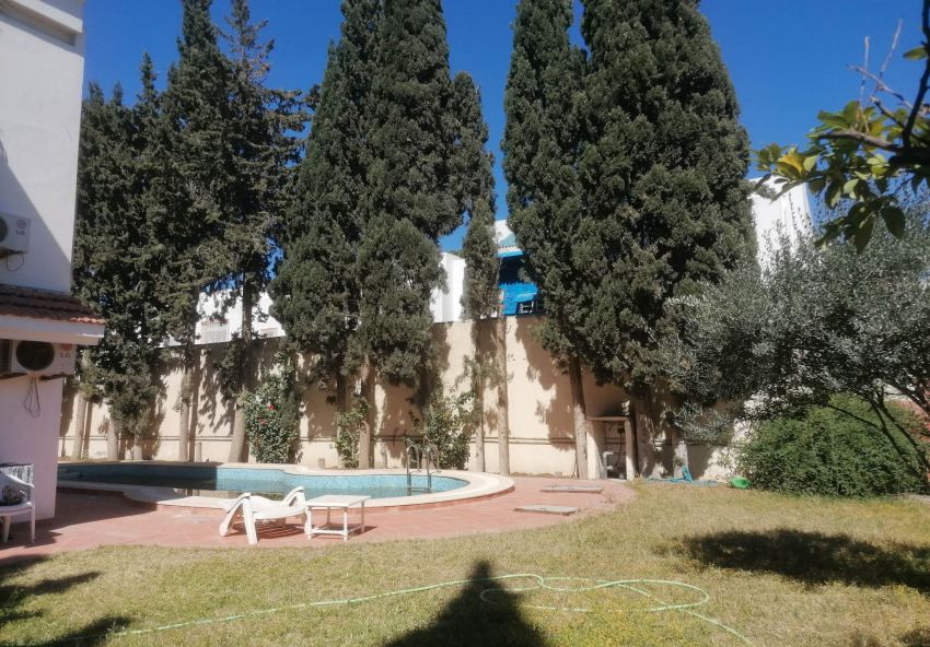 villa S+6 Route de Gammarth  standing Moderne