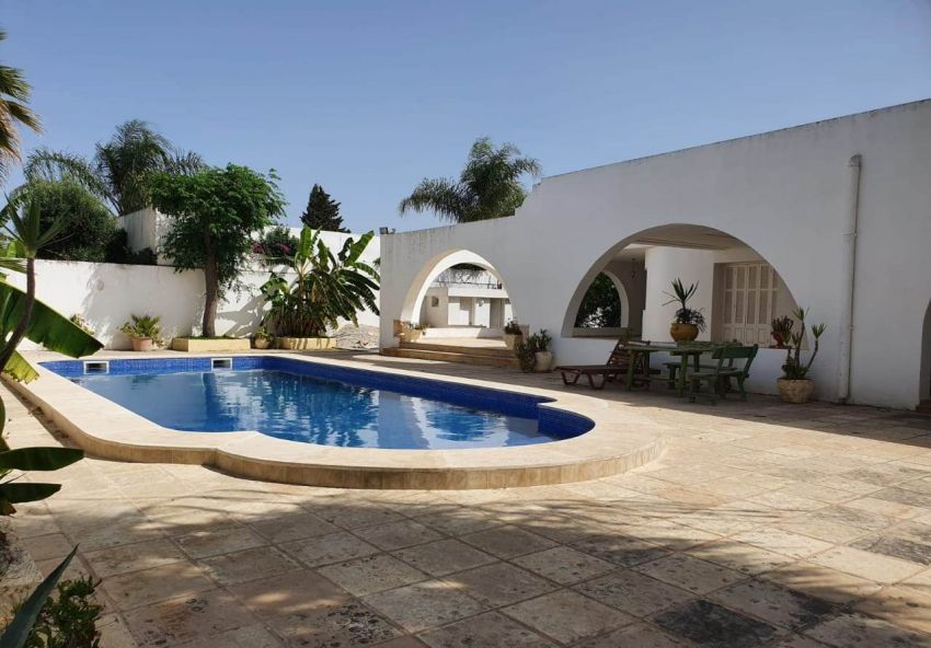 villa  S+6 Choutrana 3  vente Flash terrain  1890 m