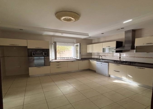 A louer une grande villa au Lac 2