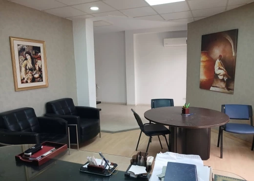 bureau À Vendre à TUNIS - À VENDRE : bureau s+4 au Lac1. - Immobiliere.tn