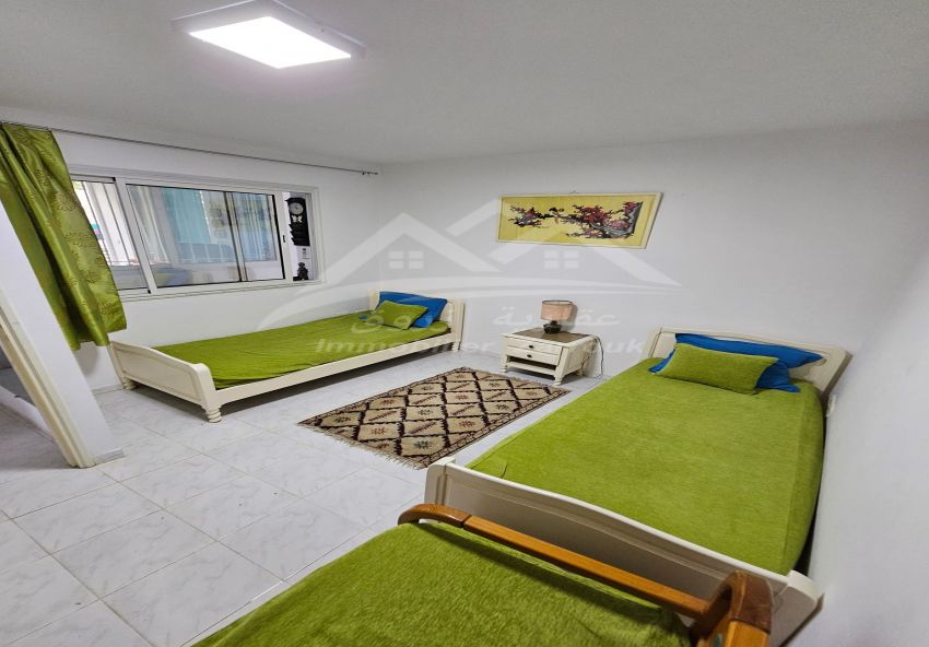 maison  indépendante richement meublé  avec un petit piscine pour enfant