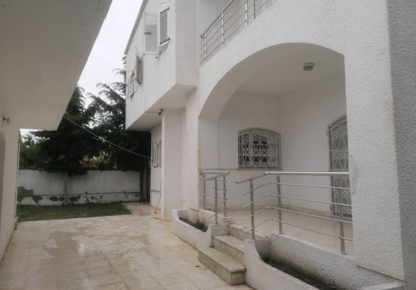 villa  La Soukra  Ain Zaghouan  S4 angle 2 Rue