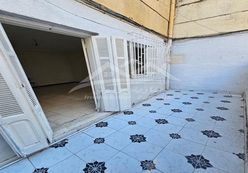 Un  appartement  rez de chaussée
