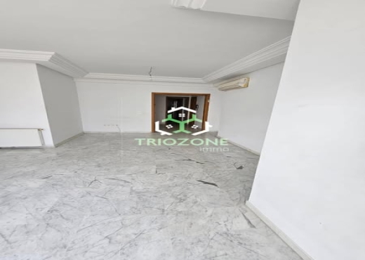 A vendre appartement S+4 à Jardin