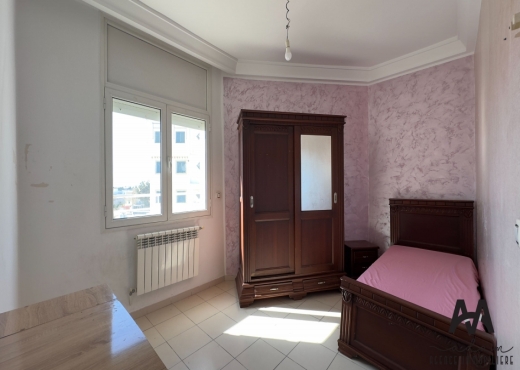 Appartement S+3 vide à Mrezga