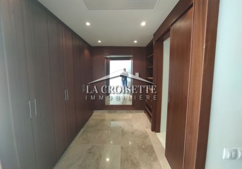 Appartement S+4 avec chambre de service aux Berges du Lac 2 MAL0135