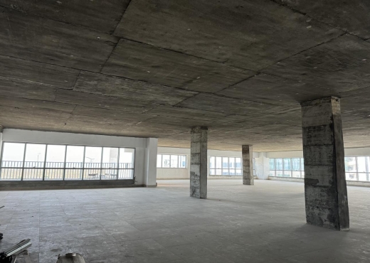 Super bureau 1700 m² au lac 3 kram