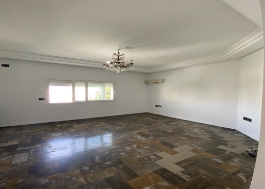 À vendre  Appart S+4 à Kataoui