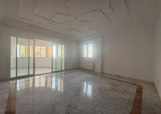 Appartement À Vendre à SOUSSE - A Vendre Appart S+3  de 180 m² Siusse - Immobiliere.tn