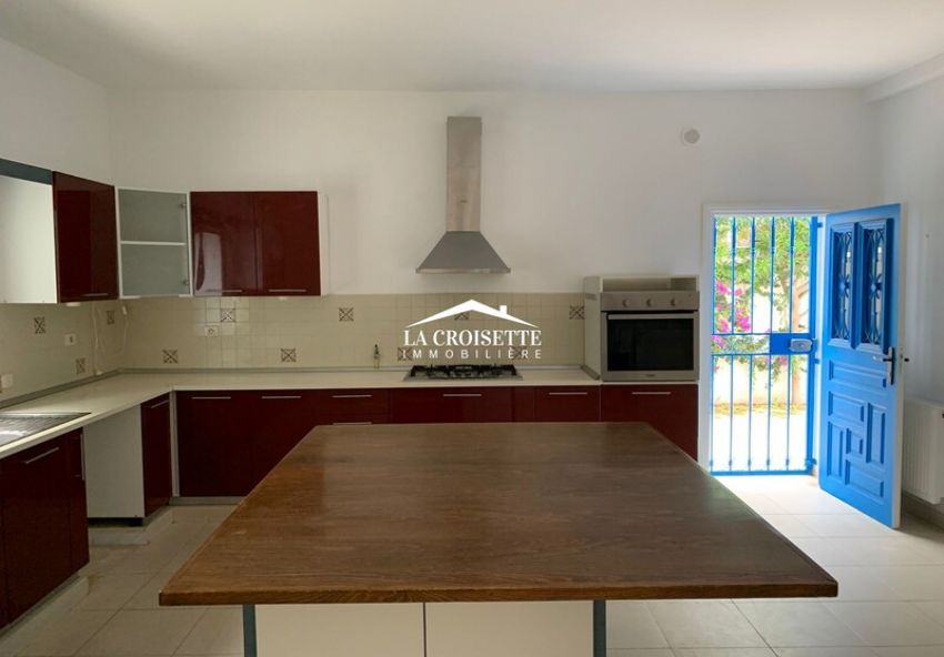 Villa S+5 à La Marsa ZVL1541