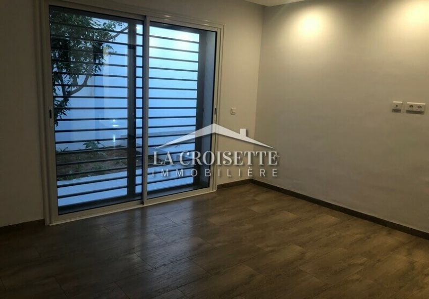 Appartement S+2 Avec Jardin à La Marsa ZAL1158