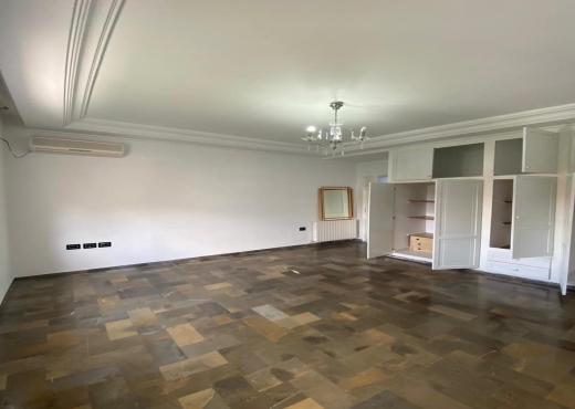 À vendre  Appart S+4 à Kataoui