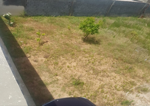 A vendre terrain avec studio