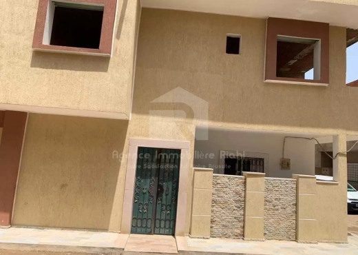 À Vendre Maison R+1 Zaouit Sousse