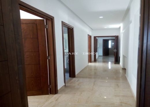 A Louer Etage de villa S+3  (vide)