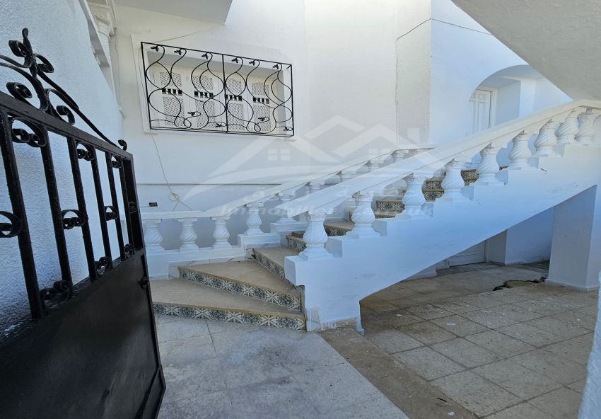 maison a deux niveaux séparée