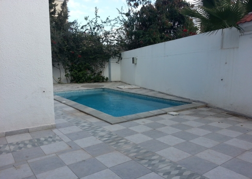 A vendre villa avec piscine