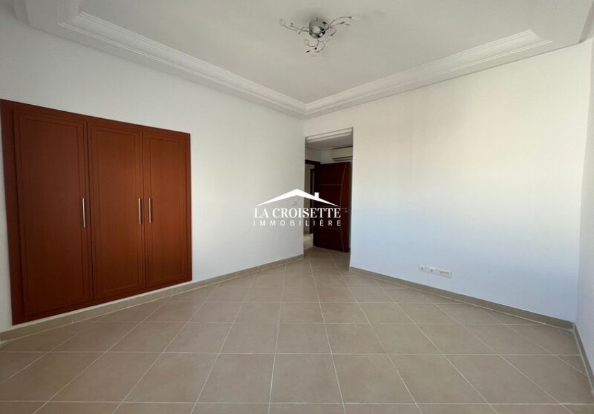 Appartement S+4 avec Chambre de service aux Jardins de Carthge MAL0899